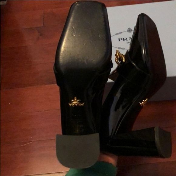 🌺Host Pick🌺 PRADA CHAIN LINK LOAFER PUMPS - Picture 6 of 6